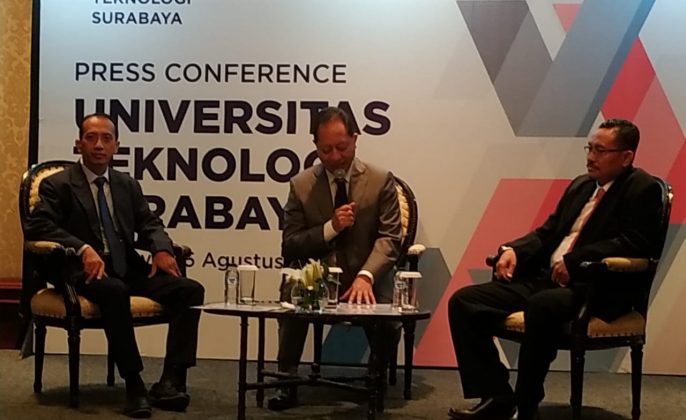 Re-branding, UTS Siapkan Beasiswa Penuh bagi Mahasiswa Berprestasi