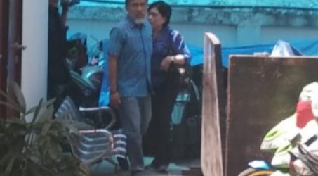 Ratih Datangi Kejaksaan Tanjung Perak