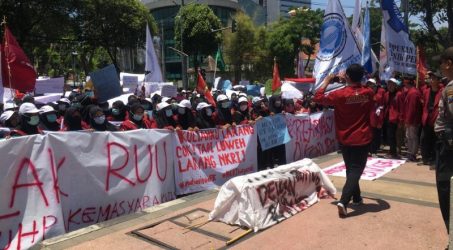DPRD Surabaya juga jadi Sasaran Demo Mahasiswa