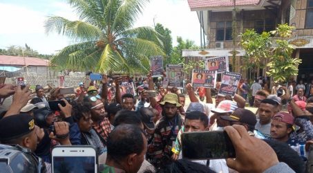 Warga Manokwari Papua Gelar Aksi Demonstrasi