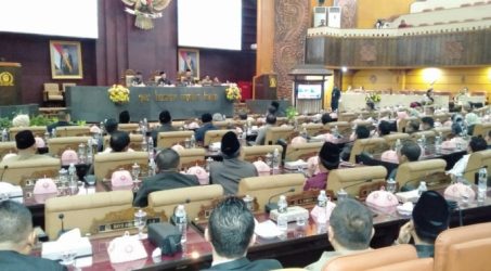 Ditetapkan, Berikut Susunan Ketua dan Wakil DPRD Jatim Periode 2019 – 2024