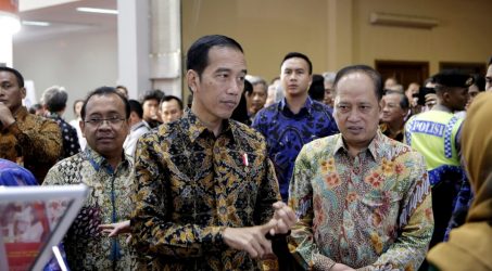 Jokowi Panggil Menristek Dikti Terkait Demo Mahasiswa yang Terus Meluas