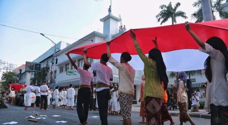 Kuasai Teknologi, Jangan Teknologi yang Menguasai Kita jadi Pesan Risma diperingatan Perobekan Bendera