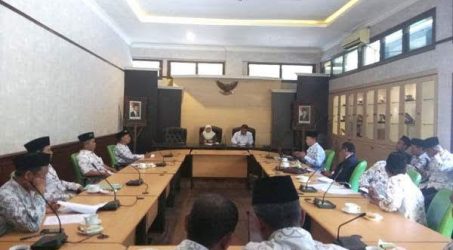 Persatuan Guru Seluruh Indonesia Geruduk DPRD Kab Tegal