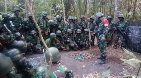 Prajurit Yonif 407/PK Melaksanakan Uji Siap Tempur
