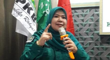 Anggota Fraksi PKB DPRD Surabaya Camelia Habibah