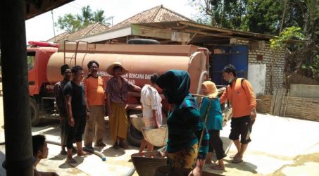 Atasi Kekeringan BPBD Pamekasan Distribusikan 3.192 Tangki Air di 80 Desa