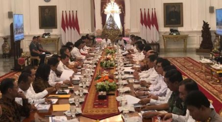Sidang Kabinet Perdana, Jokowi-Amin Pimpin Pembahasan APBN 2020