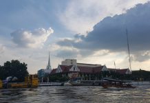 Sungai Chao Phraya menjadi sungai utama pada masa kejayaan Kerajaan Siam. Atas hal itu sungai ini juga terkenal dengan julukan “The River King” yang artinya “Sungai para Raja”.