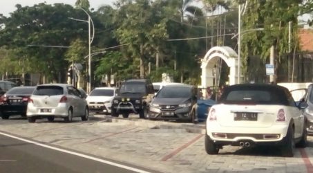 Taman Parkir Wijaya Kusuma Kembalikan Fungsi Trotoar Ramah Pejalan Kaki