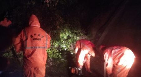 Tanah Longsor di Agam Sumbar, Jalan Raya Kelok 44 Putus