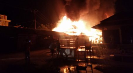 32 Stand Pasar Kuok Sumatera Barat Ludes Terbakar