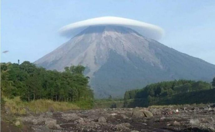 Kerahkan Tim, TNBTS Periksa Jalur Pendakian Gunung Semeru