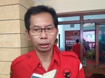 Ketua DPC PDIP Surabaya Adi Sutarwijono