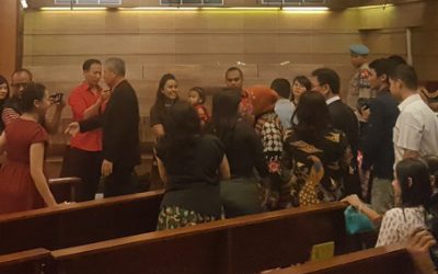 Bersama Forkopimda, Risma Kunjungi Beberapa Gereja Saat Malam Natal