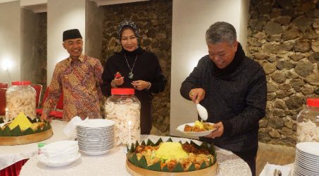 Dibuka Potongan Tumpeng, Ratusan Kader PDIP Jatim Digembleng Hadapi Pilkada 2020 di Wisma Perjuangan