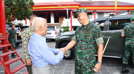 Danrem 083/Baladhika Jaya Komsos dengan Pengurus Klenteng