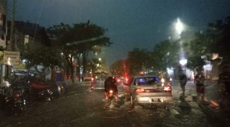 Anggaran Banjir Naik, Tapi Banjir Surabaya Tambah Parah