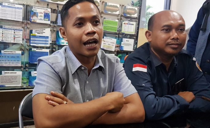 Muhammad Agil Akbar Ketua Bawaslu Surabaya saat memberikan keterangan kepada media