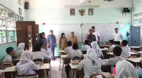 Cegah Konten Negatif dan Indikasi Tawuran Antar Pelajar, Pemkot Surabaya Operasi Gawai Milik Pelajar   