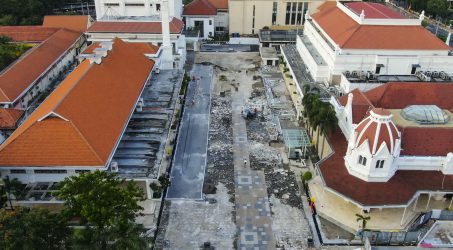 Ditengah Pandemi Corona Perbaikan Kawasan Kompleks Balai Pemuda Terus Dilakukan 