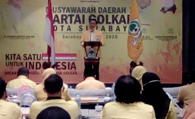 Arif Fathoni saat memberikan sambutan di Musda X paftai Golkar Surabaya 