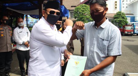 Walikota Tegal Serahkan 460 Sertifikat Tanah Milik Warga.