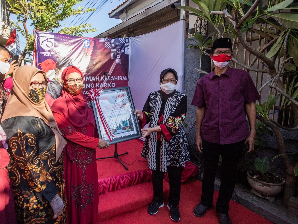 Penyerahan rumah bung karno ke pemkot Surabaya
