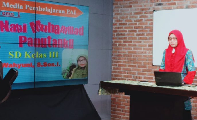 Pelajar SD dan SMP Surabaya Difasilitasi  Sistem Belajar Lewat Televisi