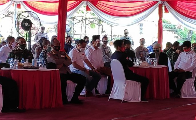 Eri Cahyadi Hadir, Machfud Arifin Absen saat Deklarasi Kampanye Bermasker