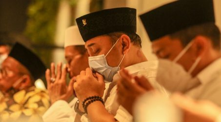Eri Menangis saat Mengamini Sembilan Kiai NU Doakan Ia Jadi Wali Kota