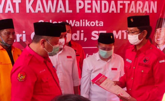 Hadiri Pendaftaran Eri Cahyadi, Whisnu Sakti: Satukan Tekad Menangkan Pilkada Surabaya
