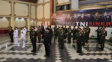 Secara Virtual dan Terbatas, Forpimda Jatim ikuti Upacara HUT TNI ke 75