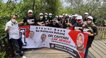 Sambil Tunjukkan Potensi Wisata Mangrove, Alumnus Bank Se-Surabaya Dukung Eri-Armudji 