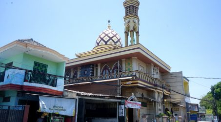 Mengintip Keindahan Arsitektur Masjid dan Klenteng di Indonesia