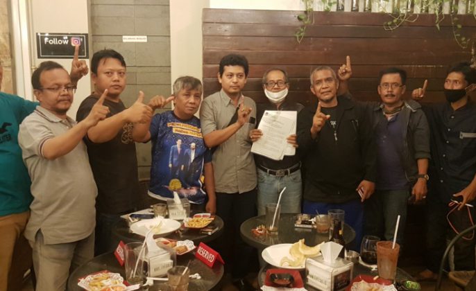 Perwakilan 14 DPC Nasdem saat menyatakan sikap mendukung paslon nomor 1 di pilwali Surabaya 2020 