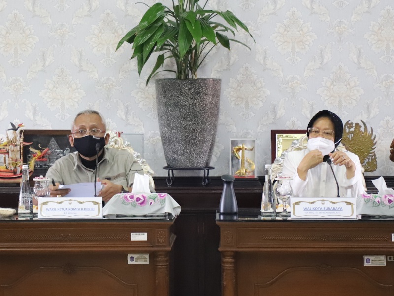 Ketua Komisi II DPRI saat berkunjung ke Pemkot Surabaya