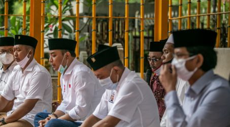 Peringati Hari Pahlawan, Eri-Armudji Ziarah ke Makam Bung Tomo, dr Soetomo, dan WR Soepratman