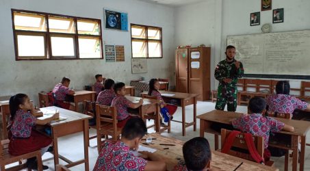Satgas Pamtas Yonif Raider 200/BN Tidak Berhenti Untuk Mencerdaskan Anak-anak Perbatasan