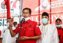 Ketua DPC PDI Perjuangan Surabaya Adi Sutarwijono saat bersama Cawali Kota Eri Cahyadi
