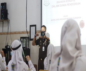 Kajari Surabaya jadi Guru Sekolah, Pupuk Jiwa Anti Korupsi Dikalangan Pelajar