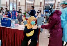 Vaksinasi Massal untuk tenaga kesehatan digelar pemkot Surabaya secara serentak di surabaya