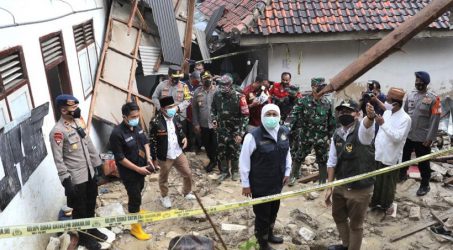 Gubernur Khofifah Gerak Cepat Tanggap Hak Korban Longsor Pamekasan