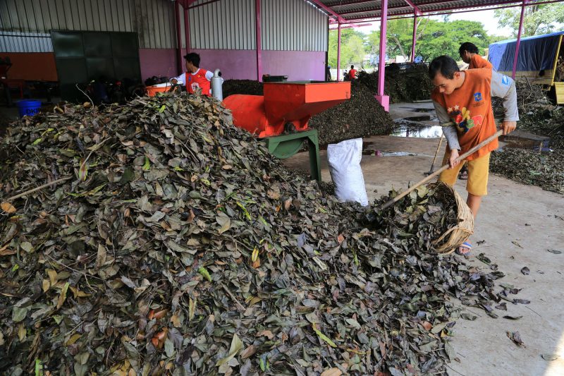 Pengolahan Sampah di TPS Jambangan