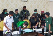 Perwakilah Bonek, Pemkot dan Manajemen Persebaya menandatangani tujuh poin kesepakatan bersama setelah menggelar audiensi pada Rabu siang di balai Kota Surabaya