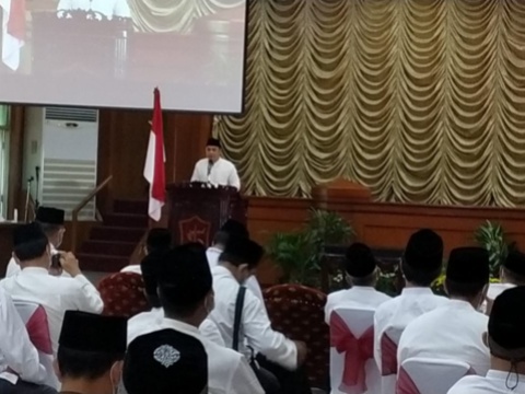 Wali Kota Surabaya Eri Cahyadi saat menghadiri pengukuhan dewan masjid kota Surabaya