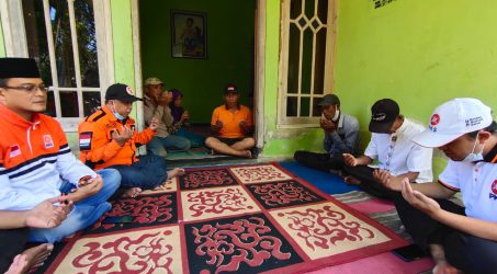 PKS Jatim Lakukan Takziyah dan Doa Untuk Korban Meninggal Gempa di Malang