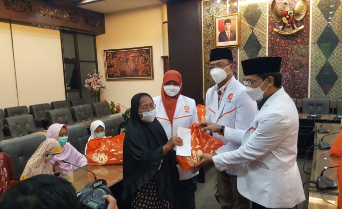 PKS Jatim Berbagi Kebahagian Dengan Kaum Dhuafa di Milad ke 19