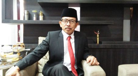 Wakil Ketua DPRD Kota Surabaya A.H Thony