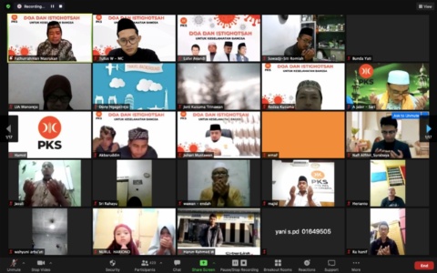 Foto tampilan layar saat acara doa bersama dan istighisah yang digelar PKS Surabaya secara virtual